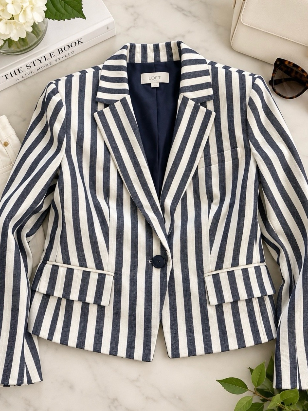 LOFT Navy and White Striped Tailored Blazer fitted modern stylish below waist 8